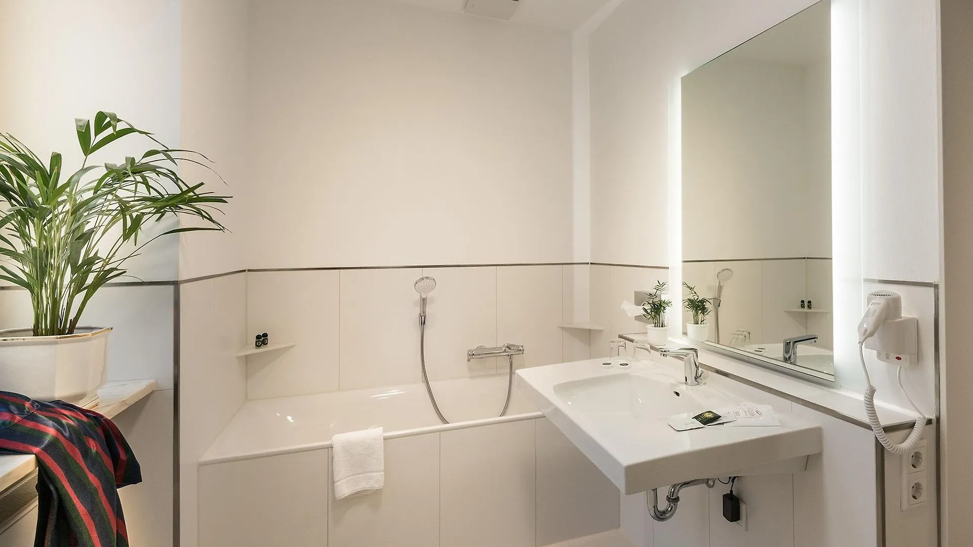 ****  Hotel Palmenhof Frankfurt nad Menem Niemcy