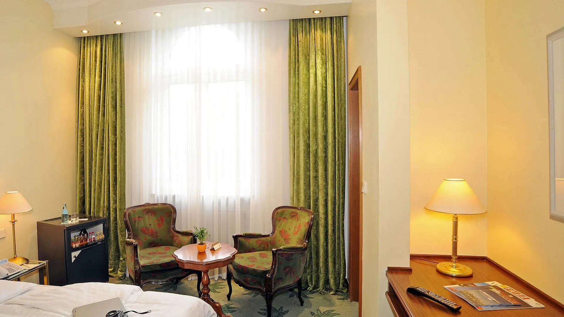 ****  Hotel Palmenhof Frankfurt nad Menem Niemcy